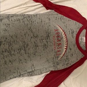 Mid sleeve razorback tee